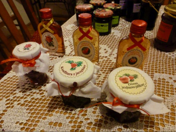 W Aroniach produce